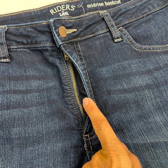 Lee Riders Midrise BootCut Dark Wash Jeans Stretch Denim Size 16P - Picture 8 of 13